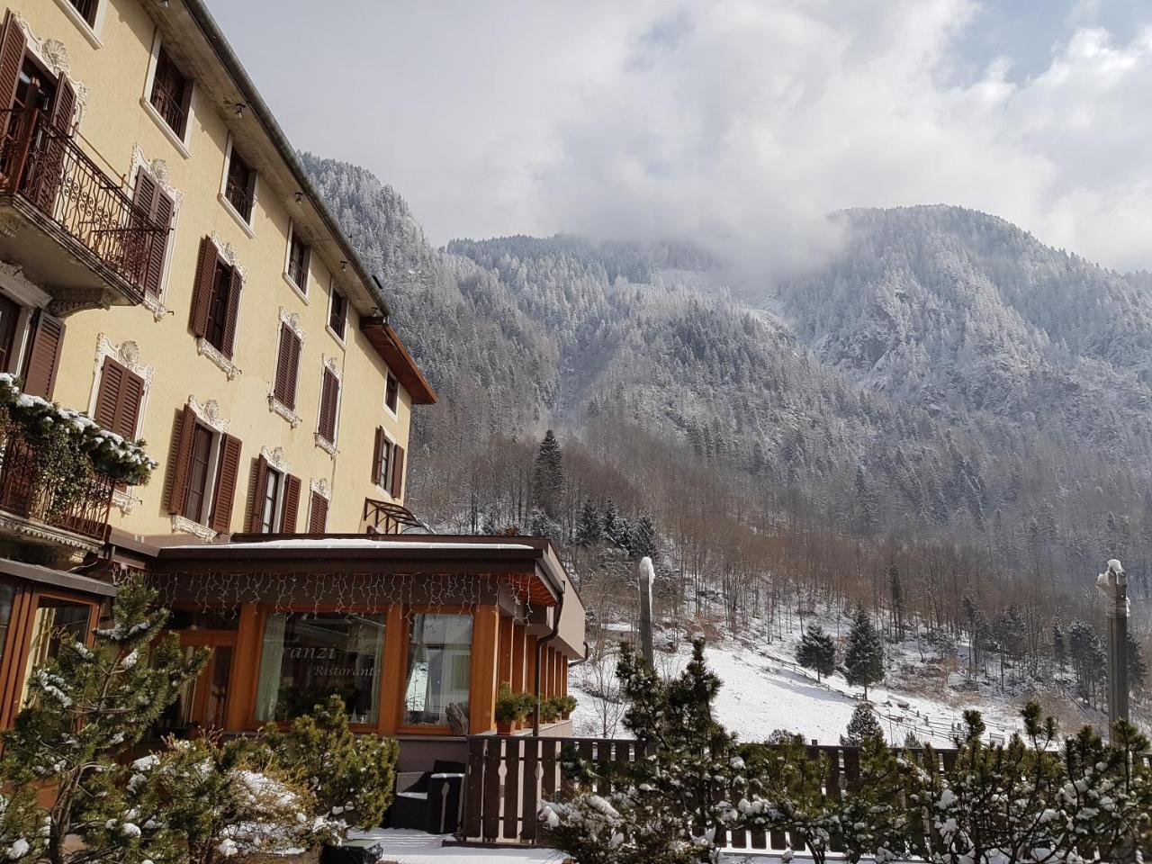 Hotel Pedretti Branzi Exteriör bild